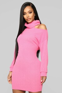 12-24-18_Studio_2_AB_13-58-00_GD1538_Pink0443_AJ.jpg
