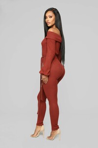 12-24-18_Studio_2_AB_14-58-49_1497J_Brick_Red0432_AJ.jpg