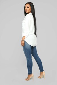 12-24-18_Studio_2_AB_15-23-09_T10342_OffWhite0508_AJ.jpg