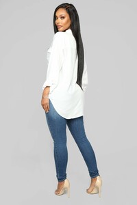 12-24-18_Studio_2_AB_15-23-25_T10342_OffWhite0515_AJ.jpg