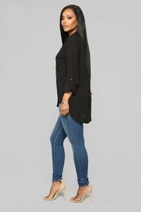 12-24-18_Studio_2_AB_15-31-02_T10342_Black0443_AJ.jpg