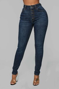 12-26-18_Studio_2_AB_10-10-11_DG7018HD_DarkDenim_20437_AJ.jpg