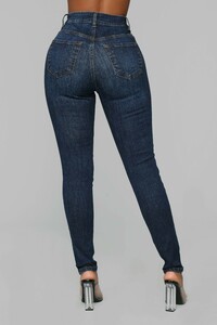 12-26-18_Studio_2_AB_10-10-11_DG7018HD_DarkDenim_20442_AJ.jpg
