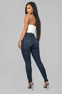12-26-18_Studio_2_AB_10-10-11_DG7018HD_DarkDenim__10_AJ.jpg