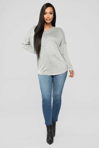 12-27-18_Studio_2_AB_13-29-48_T3951XL_HeatherGrey0515_NT.jpg