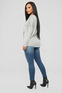 12-27-18_Studio_2_AB_13-30-02_T3951XL_HeatherGrey0520_NT.jpg