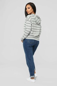 12-27-18_Studio_2_AB_T10124_HeatherCombo_206_NT.jpg
