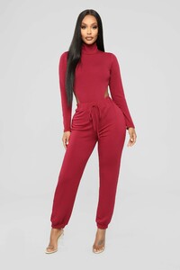 12-28-18_Studio_2_AB_10-50-32_ST1611_Burgundy0438_AJ.jpg