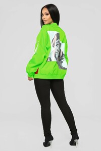 12-28-18_Studio_2_AB_11-10-30_KJ9010_NeonGreen_CC__CC_10_AJ_AG.jpg