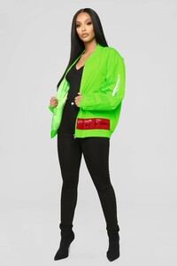 12-28-18_Studio_2_AB_11-10-30_KJ9010_NeonGreen_CC__CC_1_AJ_AG.jpg