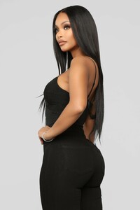 12-28-18_Studio_2_AB_11-30-43_RT67370_Black0445_AJ.jpg