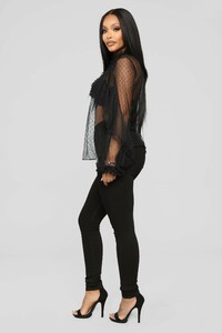 12-28-18_Studio_2_AB_11-36-57_8610TK_Black0422_AJ.jpg
