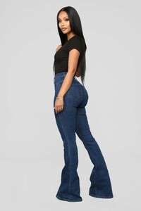 12-28-18_Studio_2_AB_11-54-46_P1654_DarkDenim0469_AJ.jpg