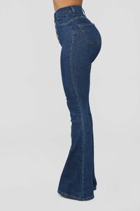12-28-18_Studio_2_AB_11-58-11_P1654_DarkDenim0484_AJ.jpg