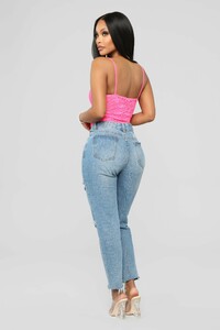 12-28-18_Studio_2_AB_14-27-33_ST1602_NeonPink0520_NT.jpg