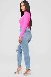 12-31-18_Studio_2_OD_11-37-40_T8737_NeonPink0422_JD.jpg