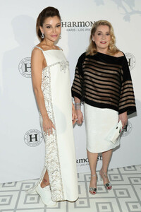 Catherine+Deneuve+Harmonist+Gala+Event+70th+i9pBN_zhOqVx.jpg