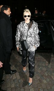         lil190119BZNimage115.jpg