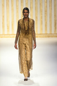 1274625133_PierreBalmain1994HauteCouture141.thumb.jpg.7cc931c18546c8f9ef189efd9ef19021.jpg