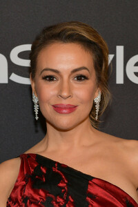 Alyssa+Milano+2019+InStyle+Warner+Bros+76th+WnzZaQouSLhx.jpg