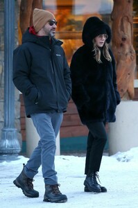       jen040119BZNimage4.jpg