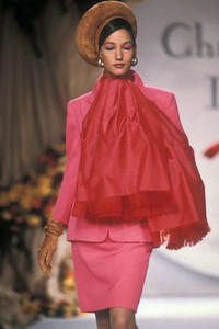 1335672463_ChristianDior1990HauteCouture49.thumb.jpg.248c13de8d74218b7a6a27cf39a1112f.jpg