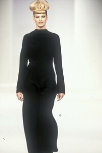 1412593048_HerveLeger1994WomenRTW73.thumb.jpg.c90ac8500d2a662dc424c38ec6c7781f.jpg