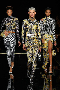 Dilone+Versace+Fall+2019+Runway+f5mTLW_r79wx.jpg