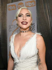 Lady+Gaga+25th+Annual+Screen+Actors+Guild+NBf_Jj3ifukx.jpg