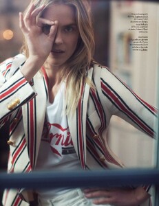Elle Italia N.1 - 19 Gennaio 2019-22.jpg