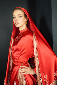Natalia+Vodianova+Ulyana+Sergeenko+Guests+QtGOVma1rsCx.jpg