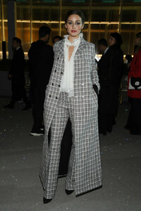 Olivia+Palermo+Giambattista+Valli+Front+Row+BWibxKGX8lcx.jpg