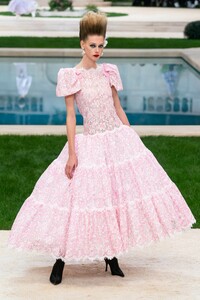 Lauren de Graaf Chanel Spring 2019 Couture.jpg