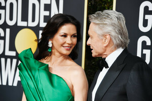 Catherine+Zeta+Jones+76th+Annual+Golden+Globe+xw2WtdaG7vqx.jpg