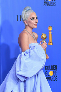 Lady+Gaga+76th+Annual+Golden+Globe+Awards+wluO5kc4F5Ox.jpg