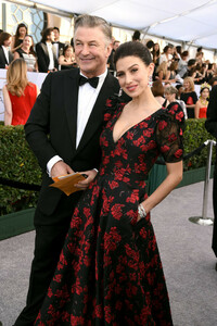 Hilaria+Baldwin+25th+Annual+Screen+Actors+7f423g2kjpox.jpg