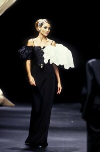 1837927636_ChristianDior1994HauteCouture183.thumb.jpg.e0194d1187b0615daf30d2939bda6479.jpg