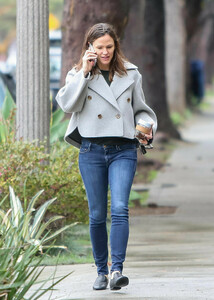 Ben+Affleck+out+rain+d7KsVdi7H4zx.jpg