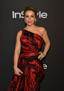 Alyssa+Milano+2019+InStyle+Warner+Bros+76th+dlNwxGClAV6x.jpg