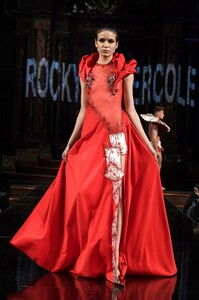 190735394_Mysecondyearmodelingfor@verygathercoleintheNYFW(1).thumb.jpg.2b0088119480d086508527affac5c16b.jpg