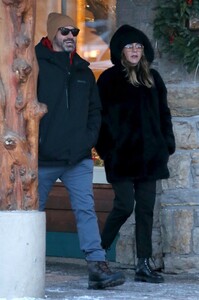        jen040119BZNimage8.jpg