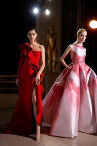 1913797027_elie-saab-hc-bks-m-rs19-3968(1).thumb.jpg.eeea4be930108303260399c746957340.jpg