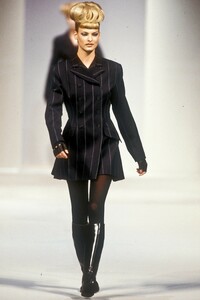 2042028515_HerveLeger1994WomenRTW59.thumb.jpg.1df7d1680f2b5ac774e5afd402c8757e.jpg