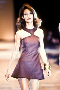 2107559546_Versace1991WomenRTW162.thumb.jpg.21a1159e82be3c257620603a38ebbf3b.jpg