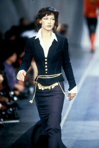 2110961529_Chanel1993WomenRTW96.thumb.jpg.da27e4663e00f901ae96c829ab653c4d.jpg