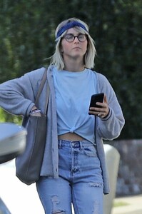         hou280119BZNimage6.jpg