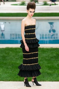 Julia Ratner Chanel Spring 2019 Couture.jpg