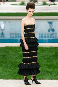 Julia Ratner Chanel Spring 2019 Couture.jpg