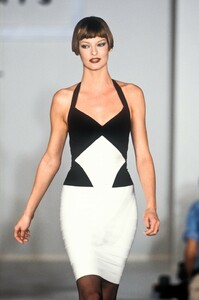 295179763_HerveLeger1993WomenRTW74.thumb.jpg.be445b4abe97b65dc1326020e13d5b4a.jpg