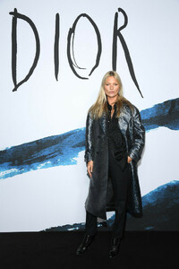 Kate+Moss+Dior+Homme+Photocall+Paris+Fashion+rLL0ewWXJGHx.jpg